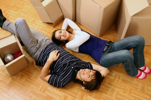 Local moving van serving Sutton flats and homes